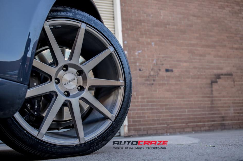 TESLA MODEL S ESQUIRE TITANIUM GREY